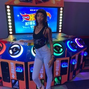 Meet your Posher, Ashani